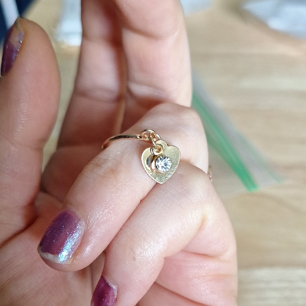 Vintage-Style Gold-tone Ring Set with Crown Design - Picture 8 of 8